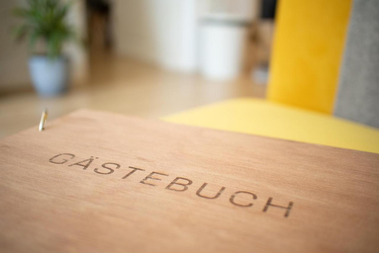 Loewe Apartment Gelb Tiengen Altstadt Waldshut-Tiengen Exterior foto